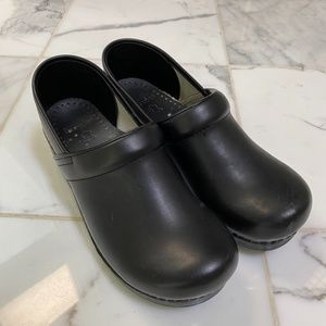 Black Leather Dansko Clogs Size 40